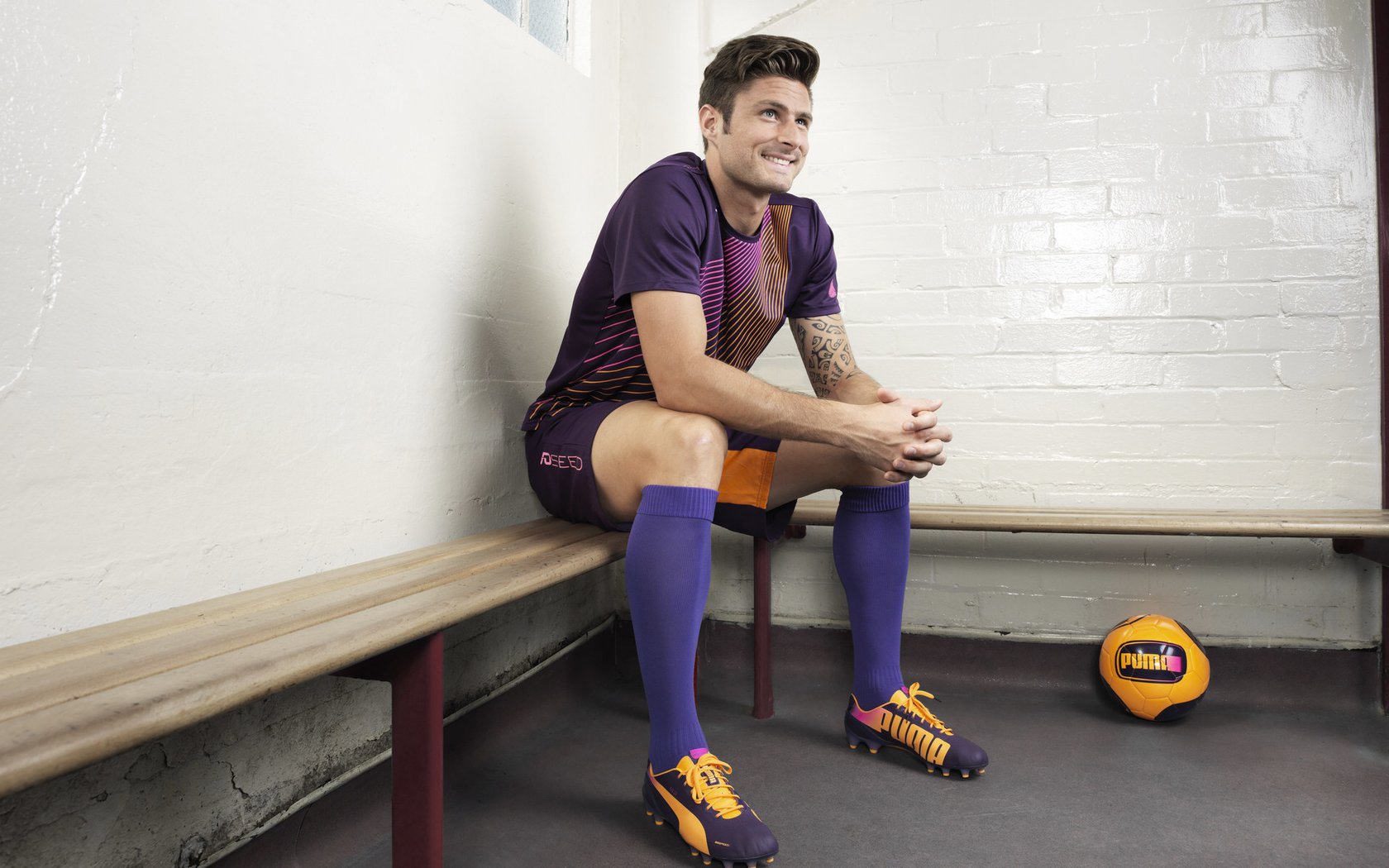 “爱的传递 龙之关怀”篮球慈善活动在马尼拉举行